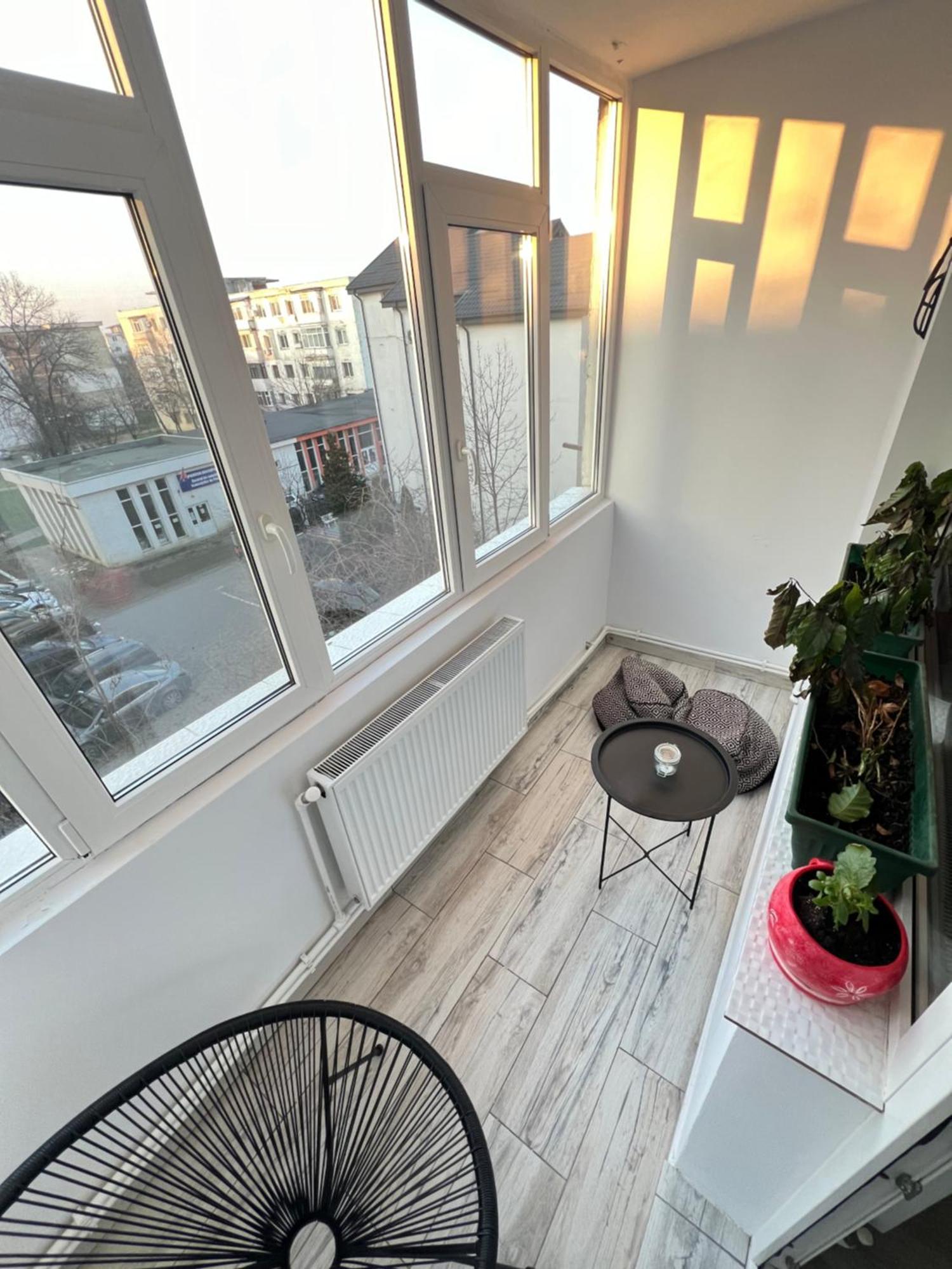 3 Rooms Apartment Airy & Bright Palas Style Iasi Luaran gambar